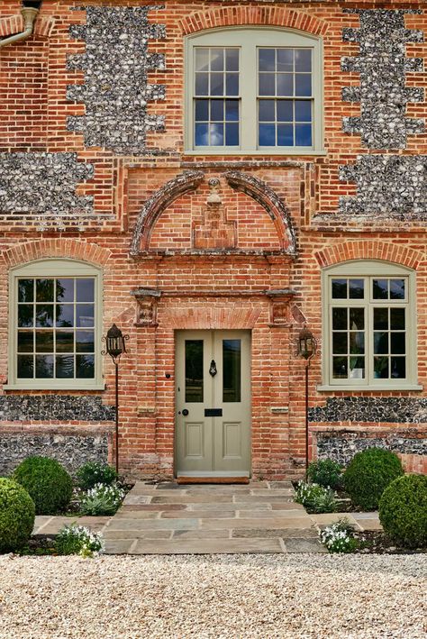 Max Rollitt house Oxfordshire | House & Garden Oxfordshire House, Max Rollitt, Brick Farmhouse, Brick Cottage, Country Style Interiors, English Country Style, Red Brick House, Window Color, London House