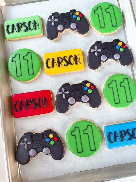 Game Controller Cookies Decorated, Gamer Cookies Decorated, Playstation Cookies, Gaming Cookies, Video Game Cookies, Roblox Cookies, Gamer Cookies, Playstation Party, Christmas Sugar Cookies Decorated