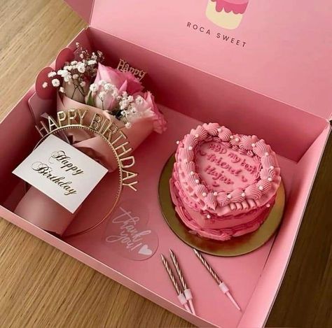 Bday Cake Ideas Aesthetic, Cake Trends 2024 Birthday, Cake Gift Box Ideas, Happy Birthday Photo Ideas, Cakes For Anniversary, Trending Cakes, Garlic Cream Sauce, Creamy Garlic Sauce, Cute Birthday Ideas