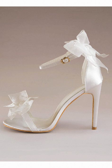 These gorgeous bridal shoes with bows look perfect for your wedding day. I love how they enhance charm and grace to your bridal look. Save this pair to your shoe inspiration. Heels With Bows, Shoes With Bows, Wedding Wedges, Grace To You, Bridal Heels, Rustic Barn Wedding, Shoe Inspiration, Bridal Look, Bridal Looks