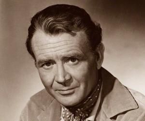 Sir John Mills Pageant Photography, John Mills, David Lean, Film Career, Richard Attenborough, Old Film Stars, Classic Films Posters, Classic Film Stars, Norfolk England