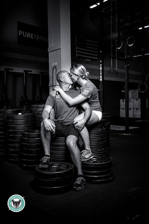 Crossfit Couples Photography, Crossfit Engagement Pictures, Gym Engagement Photos, Gym Engagement Pictures, Fitness Engagement Photos, Crossfit Photoshoot, Crossfit Wedding, Crossfit Couple, Fitness Shoot Ideas