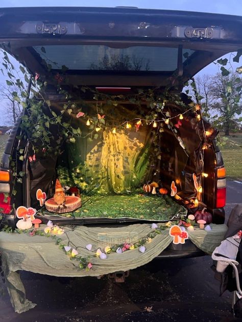 Boho Trunk Or Treat, Forest Trunk Or Treat Ideas, Forest Trunk Or Treat, Funny Trunk Or Treat, Trunk Or Treat Church, Trunk Or Treat Decorations, Church Trunk Or Treat, Church Trunk, Halloween Car Decorations