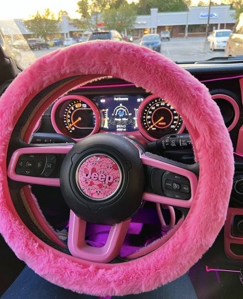 Pink Jeep Wrangler, Pink Cars, Pink Car Accessories, Barbie Car, Pink Jeep, Girly Car Accessories, Jeep Wrangler Accessories, Car Deco, Cool Car Accessories