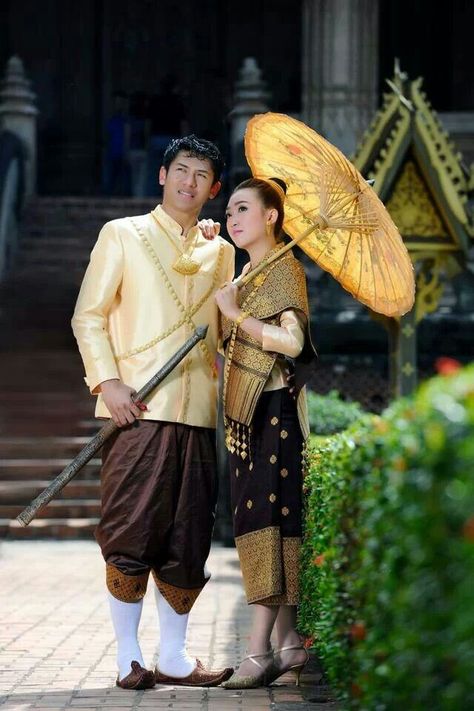 Bride and groom in Lao traditional clothes Laos Traditional Clothing, Laotian Wedding, Laos Dress, Lao Sinh, Lao Culture, Lao Wedding, Laos Culture, Laos Wedding, Laos Clothing