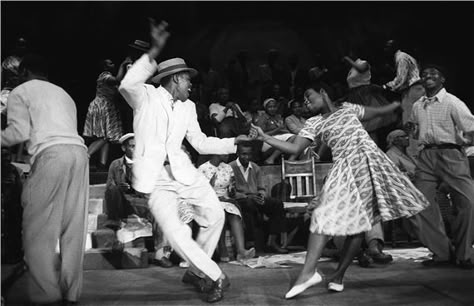 Juke Joints, Dance With Me, Lindy Hop, Swing Dancing, Dancing Aesthetic, Swing Dance, People Dancing, Ballroom Dancing, Jazz Dance