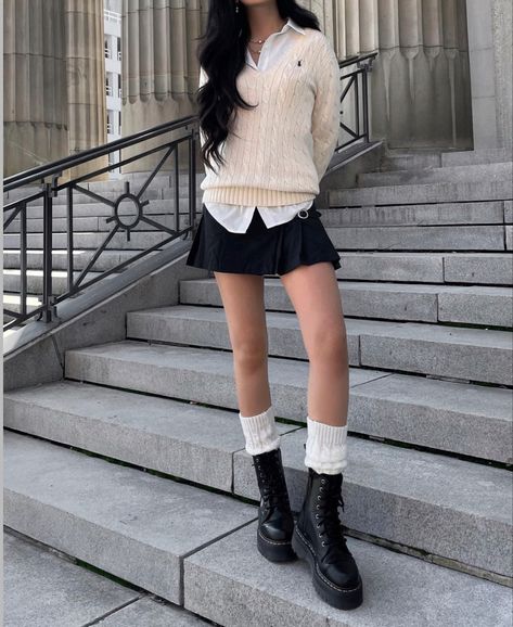 #legwarmers #skirtfashion #outfits #outfitideas #outfitstyle #outfitgoals #outfittrends #falloutfit #fallootd #ootd by @fitsandbitssx on insta How To Style Leg Warmers, Legwarmers Outfit, Leg Warmer Outfits, Leg Warmer Outfit, Everyday Outfits Fall, Leg Warmers Outfit, Leg Warmer, Europe Fashion, Cute Preppy Outfits