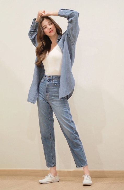 Pimchanok Luevisadpaibul, Smart Casual Women Outfits, College Outfits Casual, Baifern Pimchanok, Capsule Wardrobe Casual, Simple Casual Outfits, Keds Style, Cute Outfits With Jeans, Fitness Wear Outfits