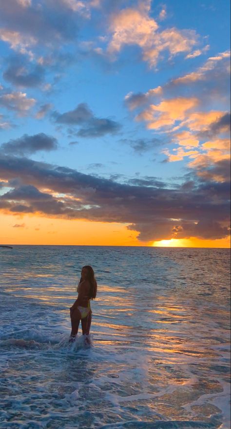 Hawaii Girl Aesthetic, Hawaii Vibes Aesthetic, Hawaii Life Aesthetic, Beach Girlies, Maui Hawaii Aesthetic, Beach Aesthetic Sunset, Vacation With Friends, Girls Trip Destinations, Hawaii Lifestyle