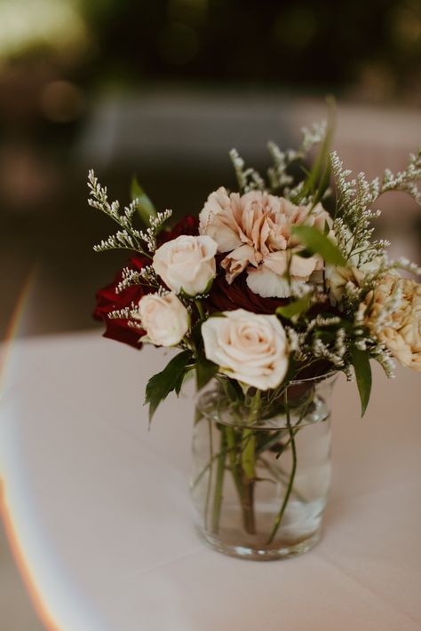 Round Table Centerpieces Wedding Simple Floral Arrangements, Small Flower Centerpieces, Round Table Centerpieces Wedding, November Wedding Flowers, Flowers September, Burgundy Wedding Centerpieces, Coffee Table Flowers, Xmas Flowers, White Floral Centerpieces