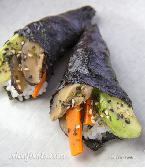 Eden Foods - Eden Recipes Temaki (Hand Rolled Cone Sushi) Cone Sushi, Sushi Hand Rolls, Temaki Sushi, Sashimi Sushi, Sushi Roll, Hand Roll, H U, Nom Nom, Eden