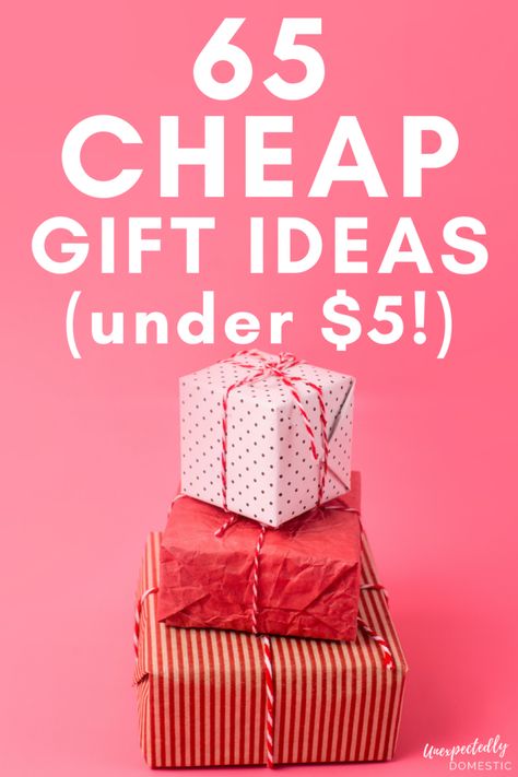 Best gifts under $5! These small cheap gift ideas are perfect for teachers, coworkers, employees, friends, or even family! Small Gifts For Games, Under $5 Gift Ideas, $1 Gifts, Gifts For A Group Of Friends, Small Gift Ideas For Friends Simple, Small Cheap Gift Ideas, Gift Ideas Under 5 Dollars, Gifts Under $10, Bingo Gift Ideas