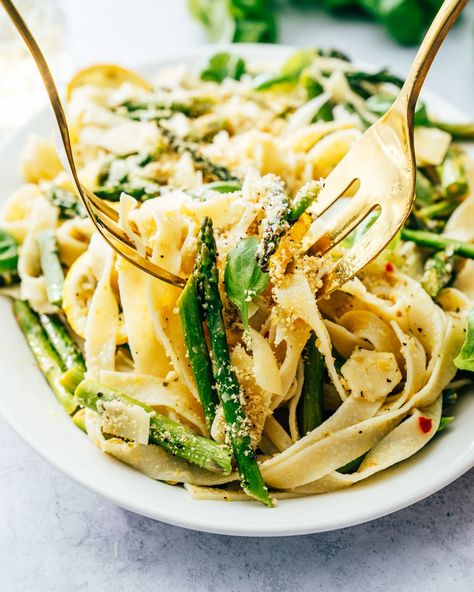 Asparagus Pasta Recipes, Lemon Asparagus Pasta, Recipe Asparagus, Pasta With Lemon, Kale Caesar Salad, Lemon Asparagus, White Bean Salad, Asparagus Pasta, Sauteed Shrimp