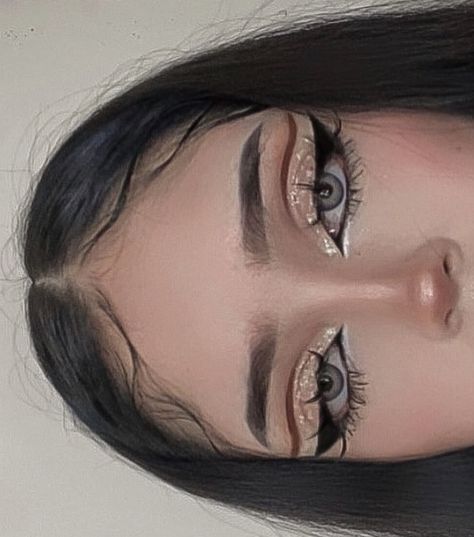 Eye Crease Makeup, Discord Mod Pfps, Artist Makeup Looks, Rhinestone Eye Makeup Asian, Outfits Tipo Bratz, Ideas Maquillaje, Makeup Aesthetic Ideas, Trendy Eye Makeup, Baddie Makeup Aesthetic