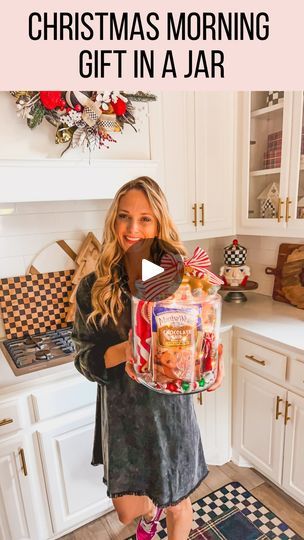 99K views · 2.1K reactions | CHRISTMAS MORNING GIFT IN A JAR ❤️ with @marthawhite. Looking for a fun and unique gift idea?? Gift your friend, neighbor, teacher or loved one all the things they need to make breakfast on Christmas morning! I made sure to include our favorite muffin mix : Martha White chocolate chip muffins! Martha white has so many other muffin flavors but you can’t go wrong with chocolate chip! ❤️🎄 #cookingvideo #quickrecipes #recipeideas #easymeals #recipevideo #goodmoodfood #easyrecipes #foodie #foodblogger #foodphotography #foodreels #instafood #betterhomesandgardens #mybhg #mybhghome #bhghowiholiday #bhgholiday #foodreels #ltkhome | Life by Leanna | Darlene Love · All Alone on Christmas Christmas Morning In A Jar Gift, White Chocolate Chip Muffins, Alone On Christmas, Gift In A Jar, Darlene Love, Muffin Flavors, Martha White, White Chocolate Chip, Make Breakfast