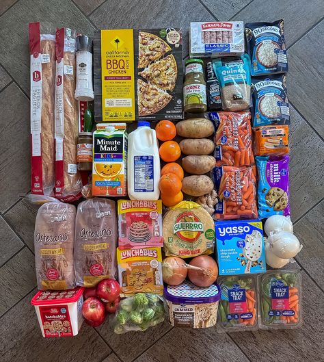 🛒 WEEKLY GROCERY HAUL + MEAL PLAN 🛒 Hey! I’m Alli, and I feed my family of 4 for $150/week. This feeds us 3 meals a day for 7 days, my kids are 13 and 10 and we live in San Diego. This week I spent $103.83. San Diego is one of the most expensive cities in the country and so I do what I can to control the cost of my grocery bill and keep it low, because what other bills do we have that we can control the cost of? I save on food in a few ways, some being meal planning regularly, only buying... 3 Meals A Day, Easy College Meals, Healthy Lunch Snacks, Save On Foods, Weekly Grocery, Soul Food Dinner, Budget Meal Planning, Gym Food, Grocery Haul