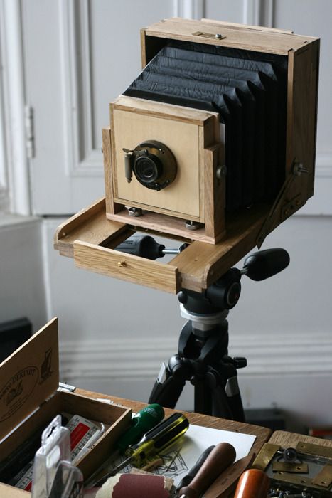 Camera Diy, Field Camera, Mirror Photo Booth, Large Format Photography, Pinhole Photography, Wooden Camera, Large Format Camera, Diy Camera, Antique Cameras