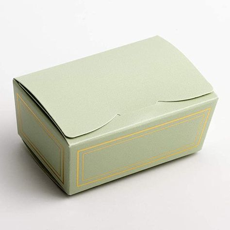 Italian Options Chocolate Ballotin Gift Box - Green Elegance - 70x45x30mm (10 Boxes) : Amazon.co.uk: Home & Kitchen Gold Border Design, Sweet Wedding Favors, Boxes Diy, Diy Chocolate, Chocolate Favors, Blue Crafts, Cake Boxes, Paper Candy, Handmade Chocolates