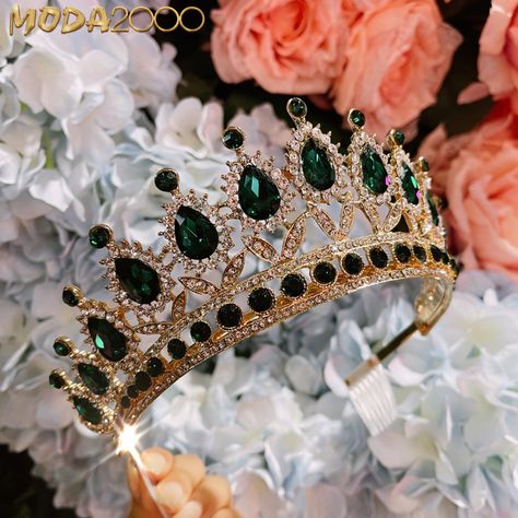 Green Quinceanera Theme Tiara, Emerald Green Quince Heels, Quinceanera Green Crown, Emerald Quince Crown, Quince Crowns Gold And Green, Qencenera Ideas Green, Green Crown Quince, Crowns Emerald, Emerald Green Quince Crown