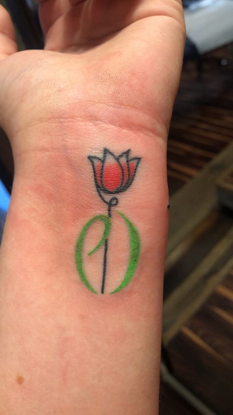 Parkinson’s disease tulip Parkinson’s Awareness Tattoo, Parkinson’s Tattoo Ideas, Parkinson’s Tattoo, Parkinsons Awareness Tattoo, Parkinsons Tattoo Ideas, Parkinson Tattoo, Parkinsons Tattoo, Parkinsons Awareness, Tulip Tattoo