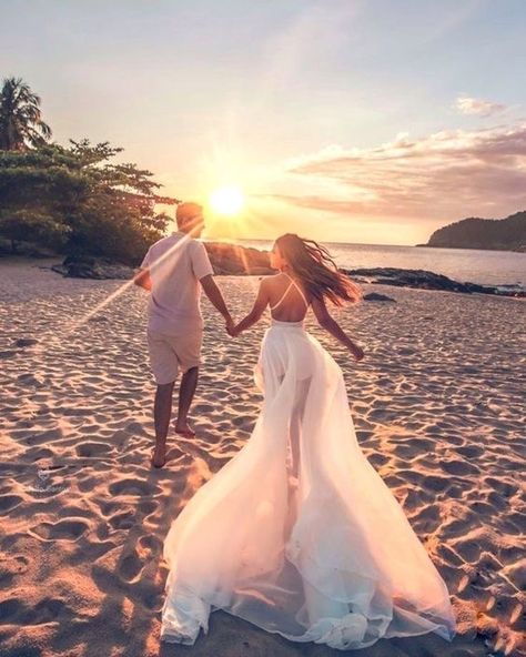 Beach Wedding Pics, Dresses Hairstyles, Makeup Decoration, Dream Beach Wedding, Paradise Beach, Wedding Picture Poses, Beach Wedding Inspiration, Beach Wedding Photography, Beach Wedding Photos