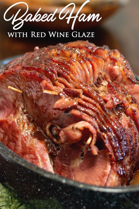 Baked Ham with Red Wine Glaze Red Wine Glaze, Easter Recipes Dinner, Glaze Ham, Yummy Pork Recipes, Cosmopolitan Cornbread, Ham Recipes Baked, Slow Cooker Recipes Pork, Christmas Feast, Sausage Dishes