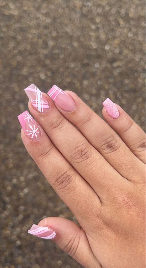 Christmas Nails 11-12, Pink Christmas Short Nails, Pink French Tip Christmas Nails, Kids Nail Designs Christmas, French Tip Christmas Nail Ideas Square, Pink Snowflake Nails Short, Birthday December Nails, Christmas Nails Pink Short, Simple Christmas Nail Designs Acrylic