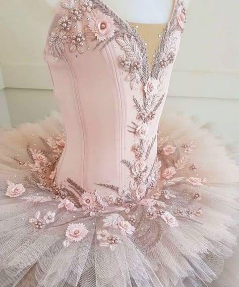 Ballet Costumes Tutus, Classical Ballet Tutu, Ballerina Costume, Tutu Ballet, Tout Rose, Ballet Beauty, Ballerina Tutu, Ballet Inspiration, 파티 드레스