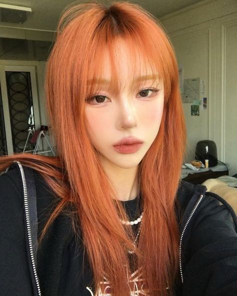 Red Hair Tips, Blone Hair, Red Orange Hair, Hair Motivation, Hair Color Orange, Rave Hair, Hair Icon, Pretty Hair Color, Long Hair With Bangs