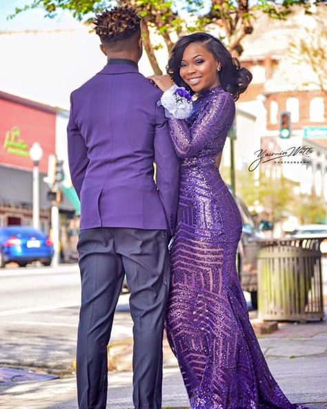 Purple Prom Couples Outfits Matching, Prom Matching Couples, Prom Matching Couples Outfits, Prom Outfits Couples, Purple Prom Couple, Pretty Black Prom Dresses, Couple Prom Outfits, Homecoming Couples Outfits, Prom Couples Outfits