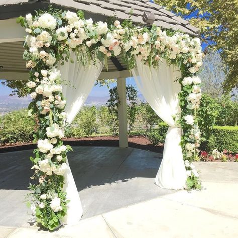 Beautiful! Picture Area For Wedding, Outdoor Gazebo Wedding Decorations, Square Floral Arch, Square Wedding Arch With Flowers, Indoor Gazebo, Wedding Gazebo Decorations Outdoor, Flower Arch Ideas, Wedding Gazebo Decorations, Wedding Gazebo Flowers