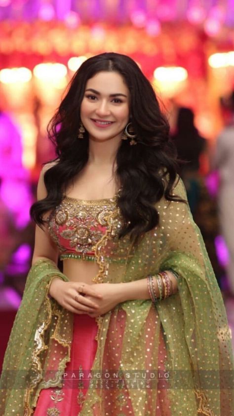 Hania Amir And Asim Azhar, Lara Craft, Pakistani Actress Dresses, Asim Azhar, Hania Aamir, Pakistani Beauty, Lily Maymac, Nikah Dress, Indian Outfits Lehenga