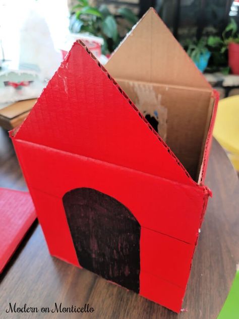 Cardboard Doghouse, How To Make A Dog House Out Of Cardboard, Dog House Cardboard, Snoopys Doghouse Christmas, Snoopy House Diy, Snoopy Dog House Diy, Snoopy Doghouse Diy, Snoopy Doghouse, Diy Snoopy Dog House Cardboard