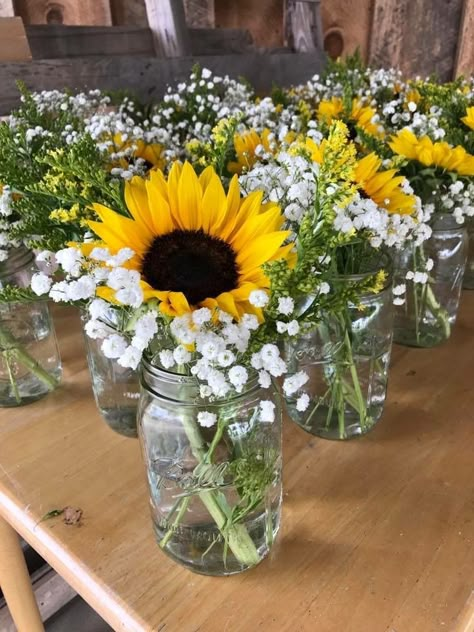 Bridal Shower With Sunflowers, Sunflower Wedding Bouquet Rustic Fall, Country Style Centerpieces, Sunflower Bridal Shower Centerpieces, Sunflower And Lavender Wedding Decor, Rustic Sunflower Bridal Shower Ideas, Teal And Sunflower Wedding Ideas, Sunflower Bridal Shower Theme, Wedding Centerpieces With Sunflowers