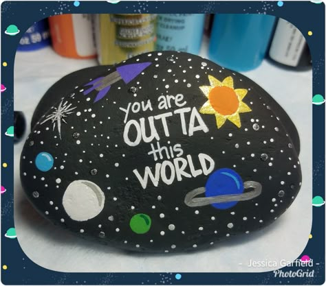 Painted Rocks For Coworkers, Space Painted Rocks, Space Rock Painting, Decorative Rocks, Funny Rock, Inspirational Rocks, Happy Rock, Diy Rock Art, Paint Rocks