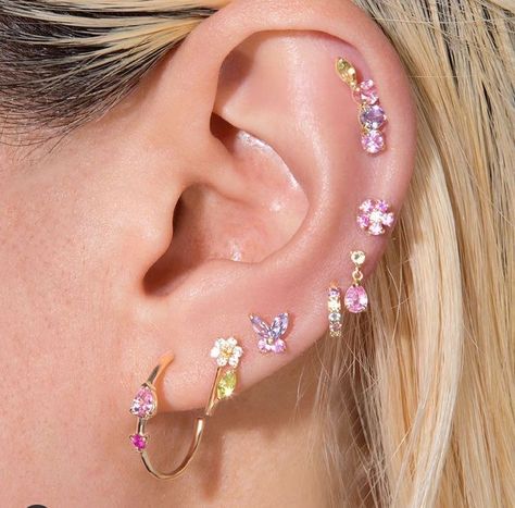 Minimalist Ear Piercings, Cool Ear Piercings, Pretty Ear Piercings, Cute Ear Piercings, Ear Style, Cute Piercings, Jewelry Accessories Ideas, Jewelry Lookbook, Pink Earrings