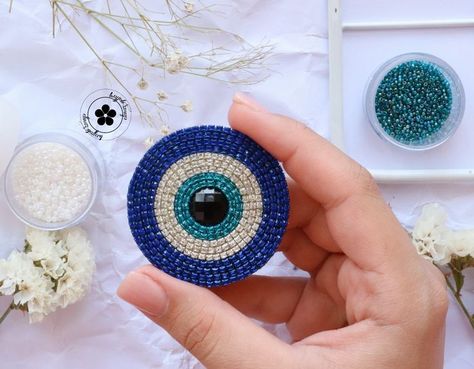 Beaded Eye, Textile Earrings, Simple Hand Embroidery Patterns, Personalised Gifts Diy, Diy Bead Embroidery, Bead Embroidery Tutorial, Beaded Jewelry Designs, Bangles Jewelry Designs, Bead Embroidery Jewelry