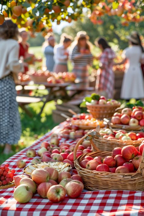 Apple Theme Balloon Garland, Fall Apple Baby Shower Ideas, Apple Baby Shower Ideas, Apple Orchard Party, Apple Party, Themed Baby Shower Ideas, Outdoor Baby Shower, Dinner Party Themes, 1st Birthday Themes