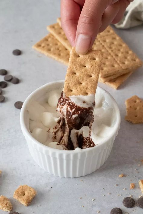 Mini S’mores Dip, Microwave Smores Dip, Easy Smores Dip, Cajun Shrimp Dip Recipe, Microwave Smores, Smores Dip Recipe, Homemade Smores, Shrimp Dip Recipes, Easy Smores