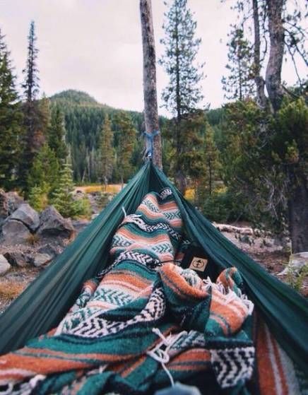 Granola Aesthetic, Zelt Camping, Camping 101, Granola Girl Aesthetic, Camping Photography, Camping Aesthetic, Adventure Aesthetic, Camping Supplies, Hammock Camping