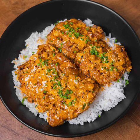 Creamy Cajun Chicken - GENIUS EATS Cajun Breaded Chicken, Cajun Stuffed Chicken, Cajun Cream Sauce, Creamy Cajun Chicken, Butter Mashed Potatoes, Cajun Chicken Recipes, Brown Chicken, Cajun Cooking, Cajun Chicken