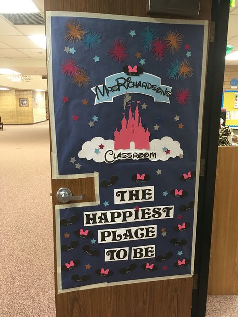 Teacher Appreciation Door Idea.  We made this for Abby's teacher this year.   #hdoodlesparties #hdoodle #teacherappreciation Disney Wish Door Decorations, Disney Teacher Appreciation, Disney Inspired Classroom Doors, Teacher Wood Signs Disney Theme, Disney Teacher Appreciation Door, Decorate Teachers Door Appreciation, Disney Teacher, Teacher Appreciation Door, Teacher Appreciation Door Decorations