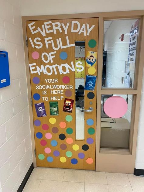 Emotions Door Decoration, Social Worker Office Decor Ideas, School Counselor Door, Social Worker Office Decor, Social Work Offices, Social Workers Office, Soft Board, School Social Workers, School Door Decorations