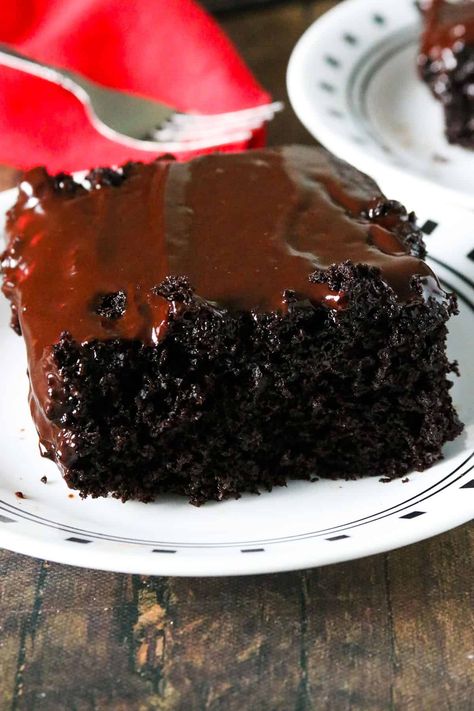 Homemade Devils Food Cake Recipe, Chocolate Sheet Cake Decoration, Devils Food Cake Recipe, Planet Chocolate, Devil Food Cake, Buttermilk Chocolate Cake, Super Moist Chocolate Cake, Heavenly Desserts, Chocolate Hazelnut Cake