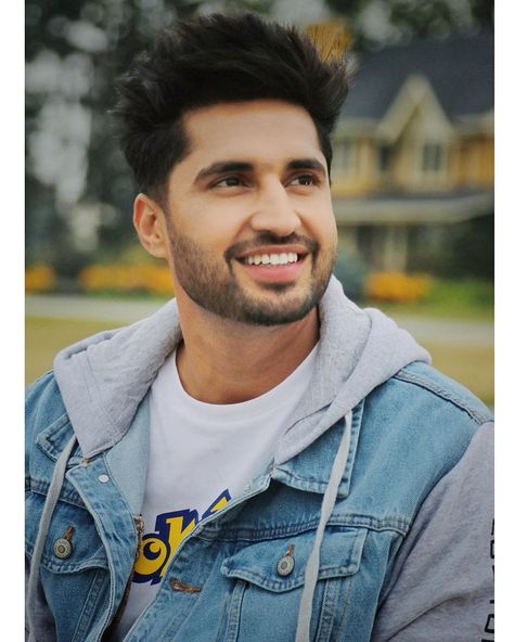 Jassie Gill, Chocolate Boy, Jassi Gill, Black Phone Wallpaper, Dubai City, Cute Selfie Ideas, Cute Dolls, Quick Saves, Black