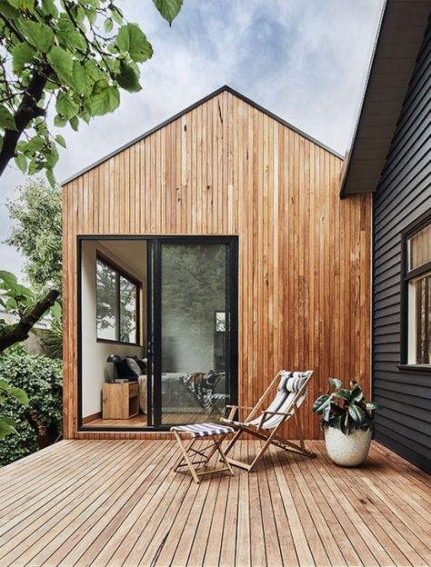 Cladding House Exterior, Weatherboard House, Melbourne Home, Modern Extension, Top Architects, Melbourne House, Australian Architecture, Old Cottage, Exterior Cladding