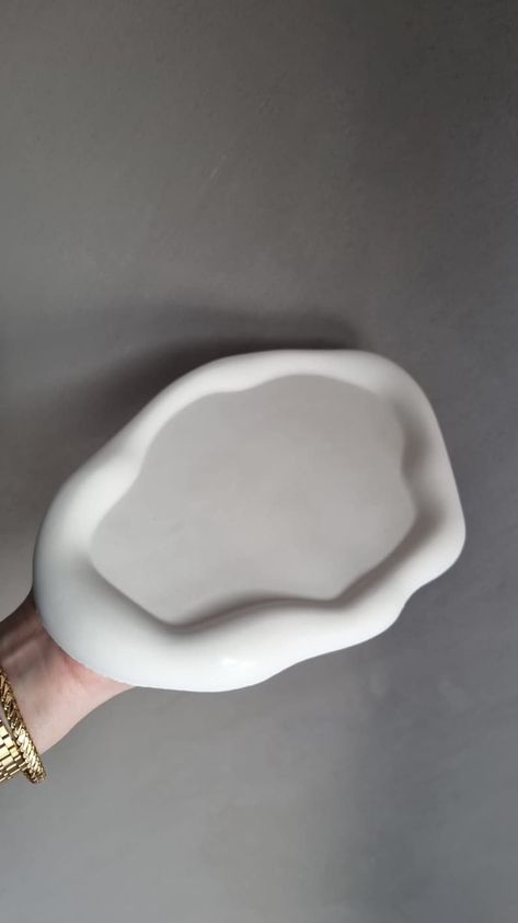 Minimalist Aesthetic Cement Cloud Tray - Etsy Brasil Cloud Ashtray, Cloud Pottery, Clay Cloud Tray, Cloud Clay, Cloud Ceramic Plate, Cloud Tray, Decorative Trays, Clay Design, Minimalist Aesthetic