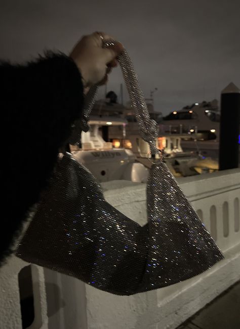 Silver Clutch Purse, Sparkly Bag, Sparkly Outfits, Dream Bags, Silver Clutch, Wedding Black, Purses For Women, Evening Handbag, Accessories Bags