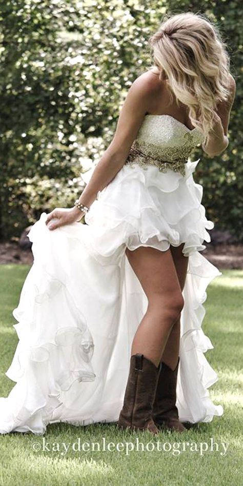 Bridal Inspiration: Rustic Wedding Dresses ❤ See more: http://www.weddingforward.com/rustic-wedding-dresses/ #weddings Vestidos Country, Country Prom, Country Style Wedding Dresses, Wedding Dresses High Low, Country Style Wedding, A Line Bridal Gowns, Camo Wedding, Boda Mexicana, Looks Country