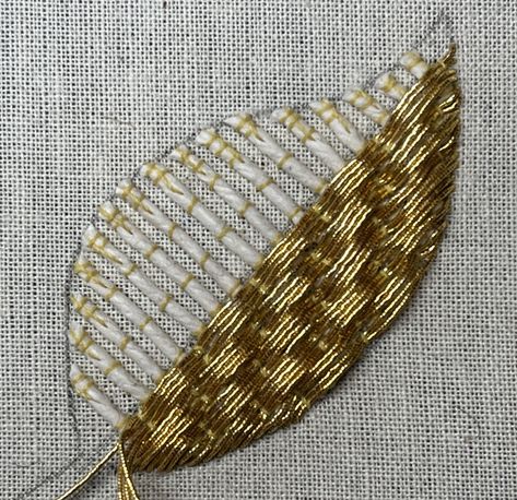 Pearl And Gold Embroidery, Goldwork Embroidery Modern, Luxury Beaded Gold Embroidered Fabric, Gold Thread Embroidery, Embroidery Goldwork, Dress Designs For Stitching, Gold Work Embroidery, Bee Embroidery, Embroidery Stitches Tutorial